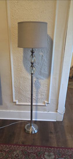 Nice Paperweight Floor Lamp. Nice Condition.