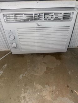 Midea 5,000 BTU 150 Sq ft Mechanical Window Air Conditioner, White, MAW05M1WWT-N