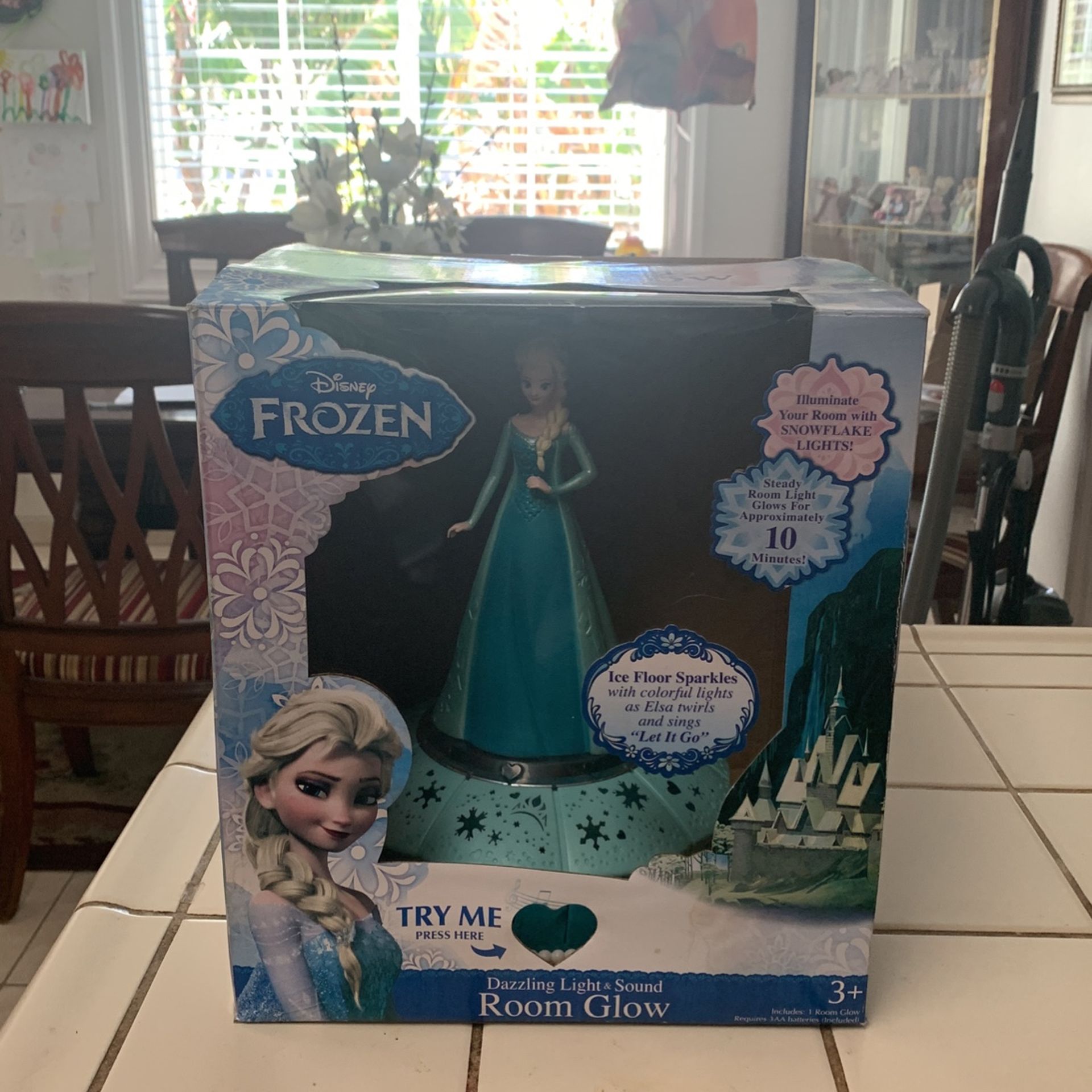 Disney Frozen Princess Elsa Dazzling Light And Sound Room 