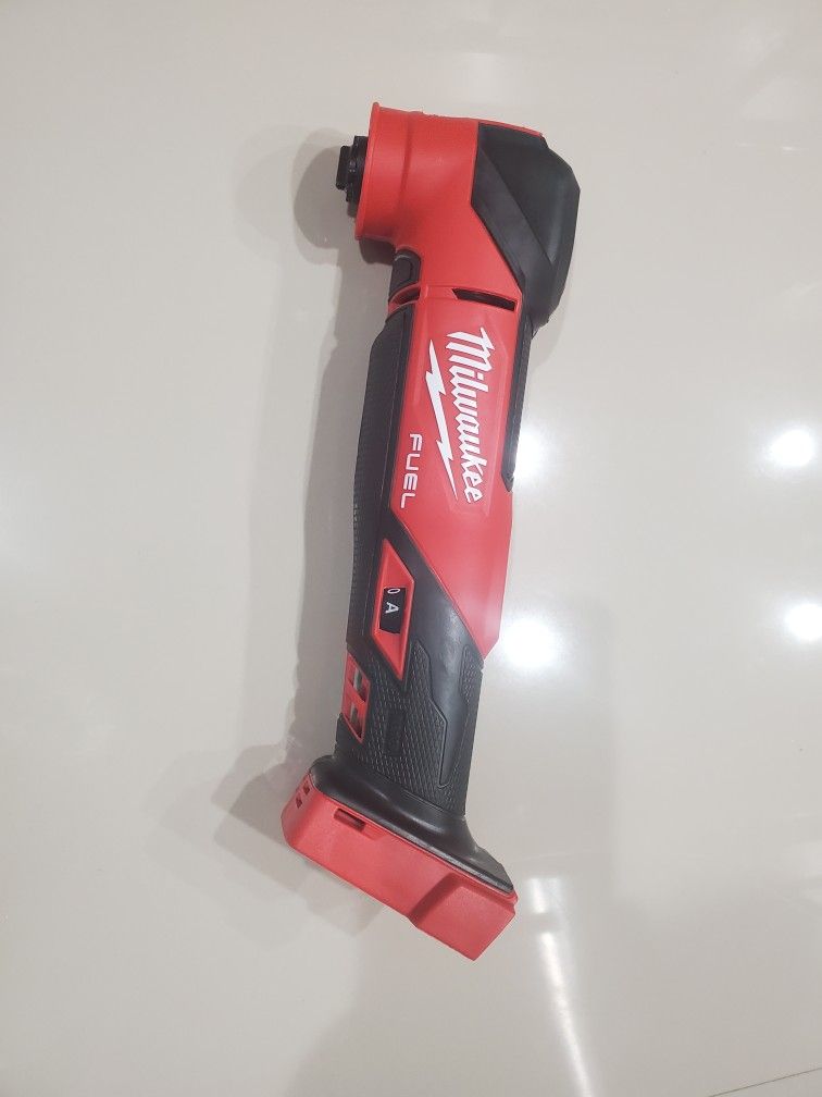 M18 FUEL 18V Lithium-Ion Cordless Brushless Oscillating Multi-Tool (Tool-Only)