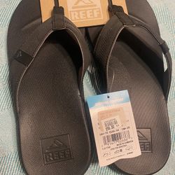 Men’s Reef Sandals Size 11