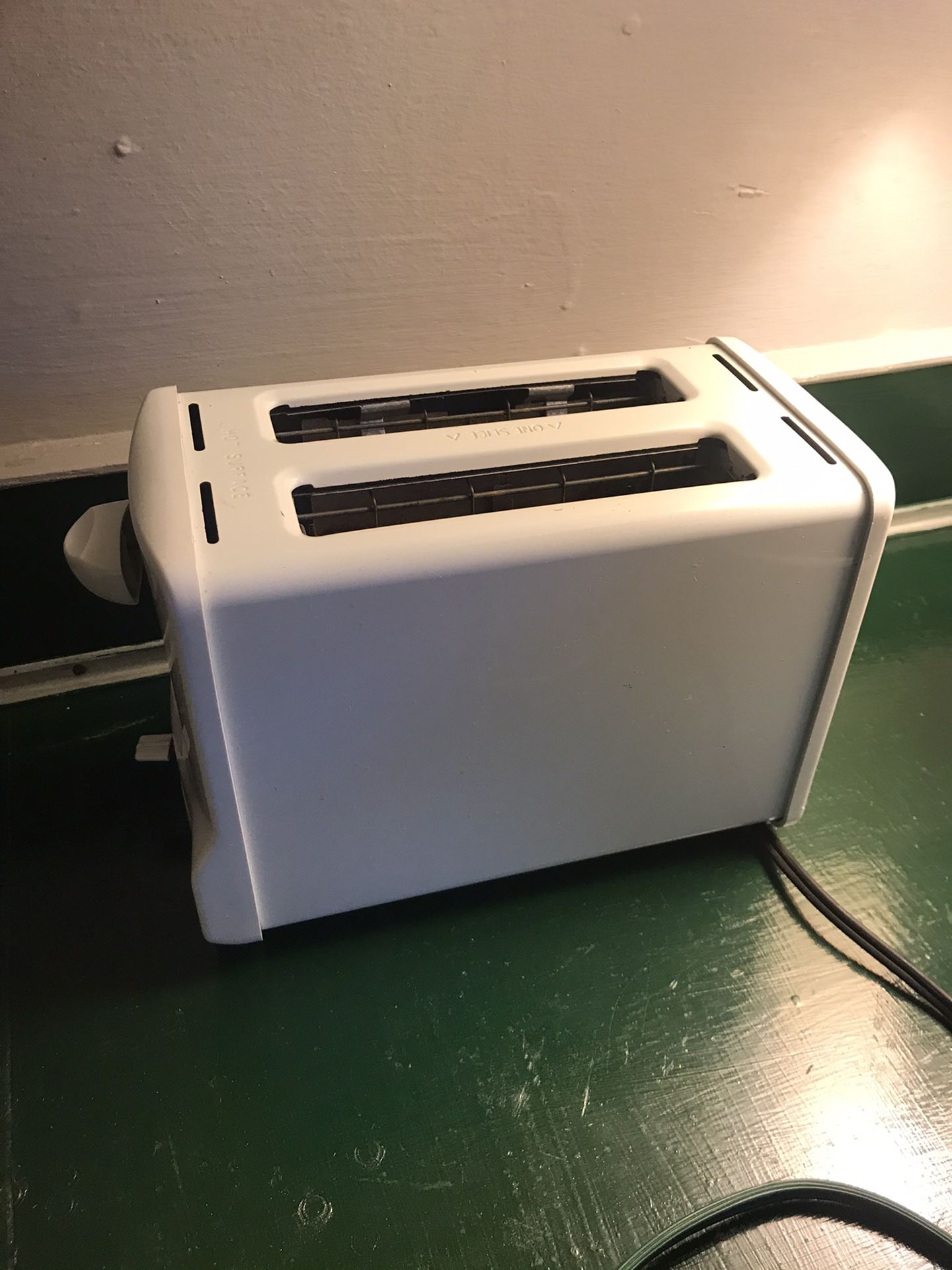 White 2 Slice Toaster