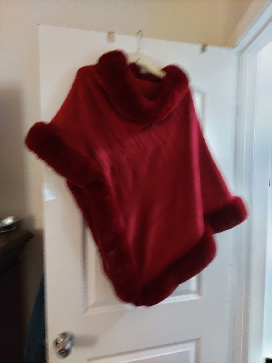 GORGEOUS Christmas PONCHO