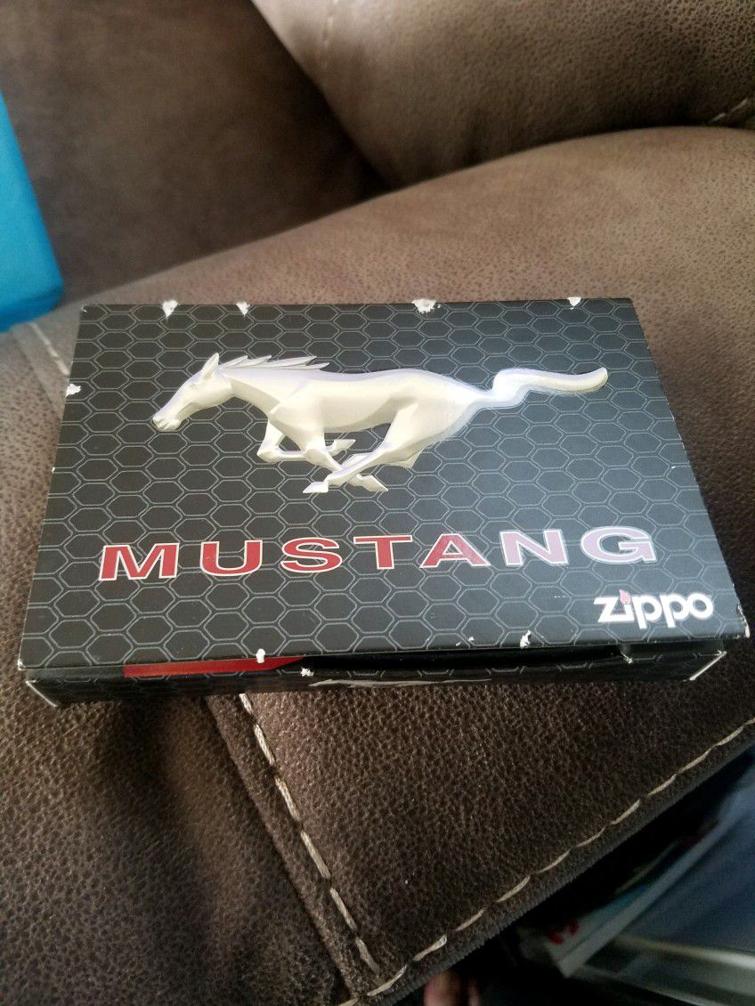 Mustang  Zippo 
