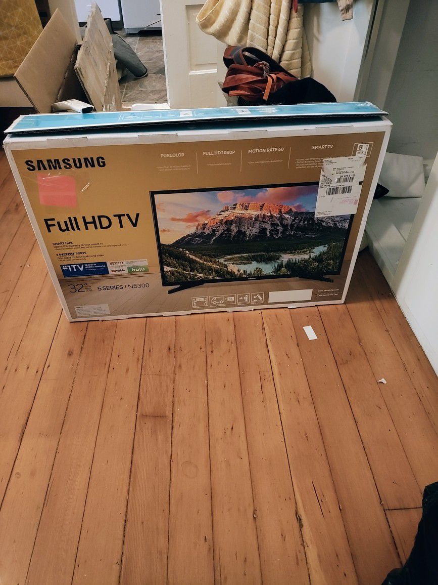 $50 OBO 32" Samsung Full HD TV 5 Series Smart TV 