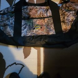 Cabela's Seclusion 3D Large Camo Duffle Weekender