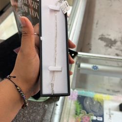 Boxlink With S Shape Adornment 