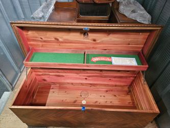 Vintage Lane Cedar Chest