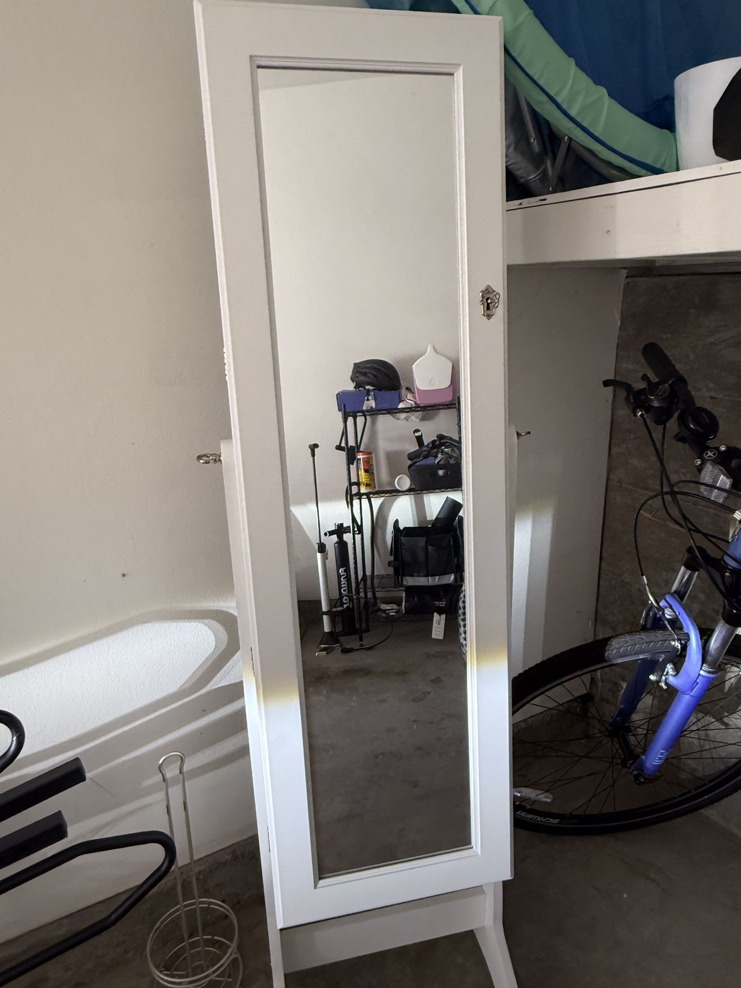 Jewelry Armoire Excellent Condition