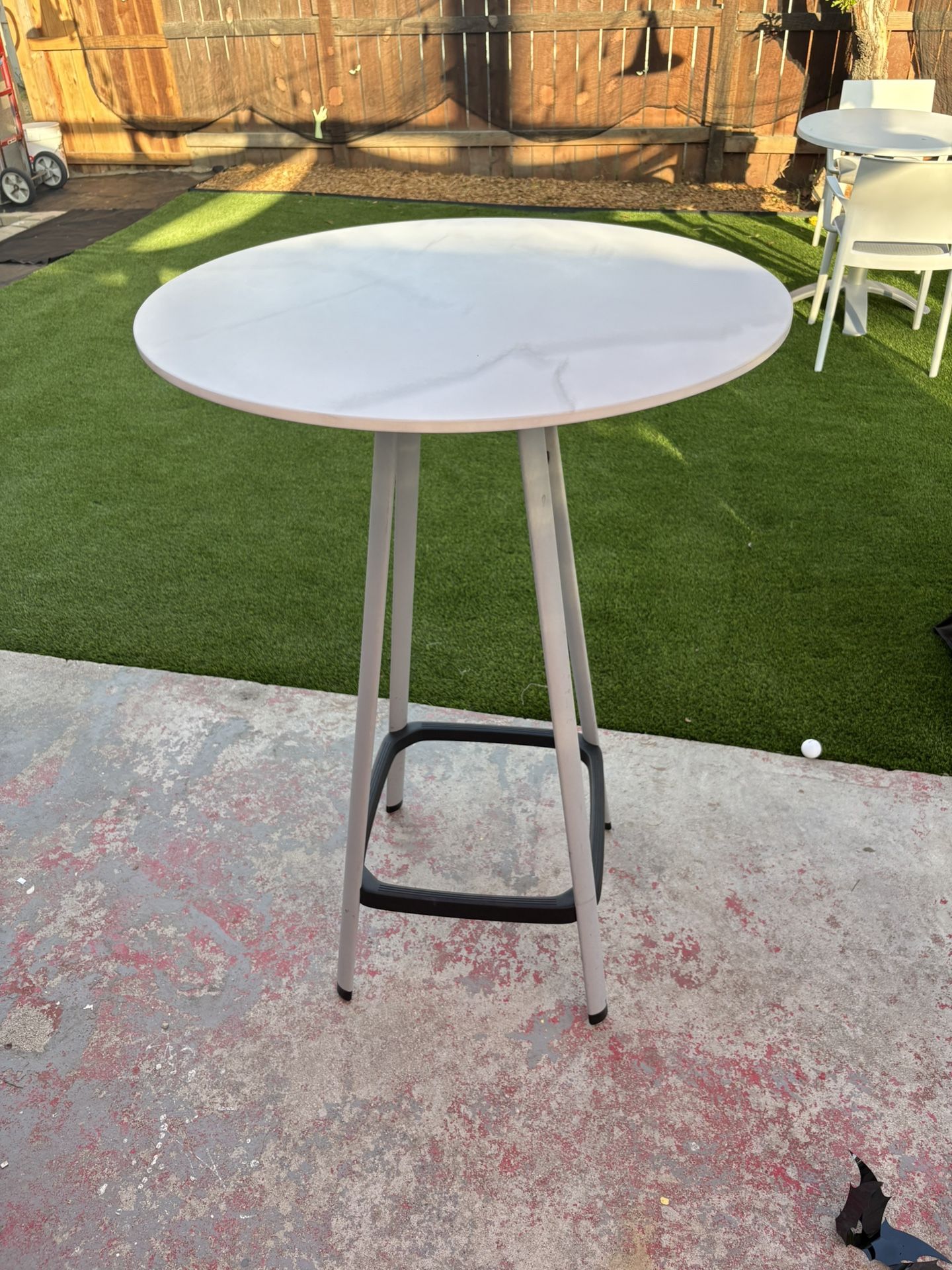 Bar Height Tables With Table Covers