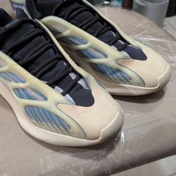 Yeezy boost 700 size 9.5 men
