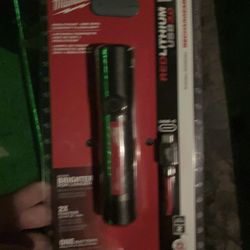 Milwaukee flashlight