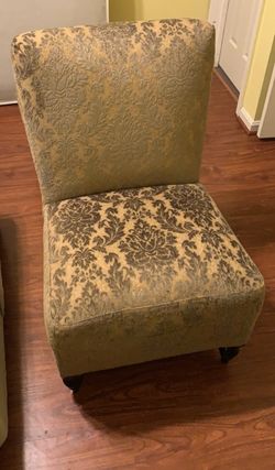 Nice suede chair very comfortable