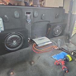 2-12" Kicker Pancake 's  With Amp