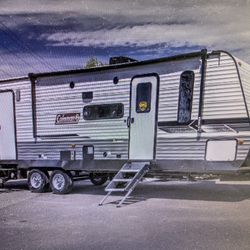 2022 COLEMAN 30ft Toyhauler 