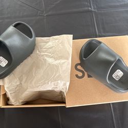 Yeezy Slide Size 8k