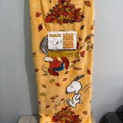 Peanuts Snoopy Linus Woodstock Charlie Brown Fall Soft Plush Throw
Blanket 50x70