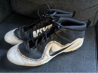 Men’s size 14 Cleats