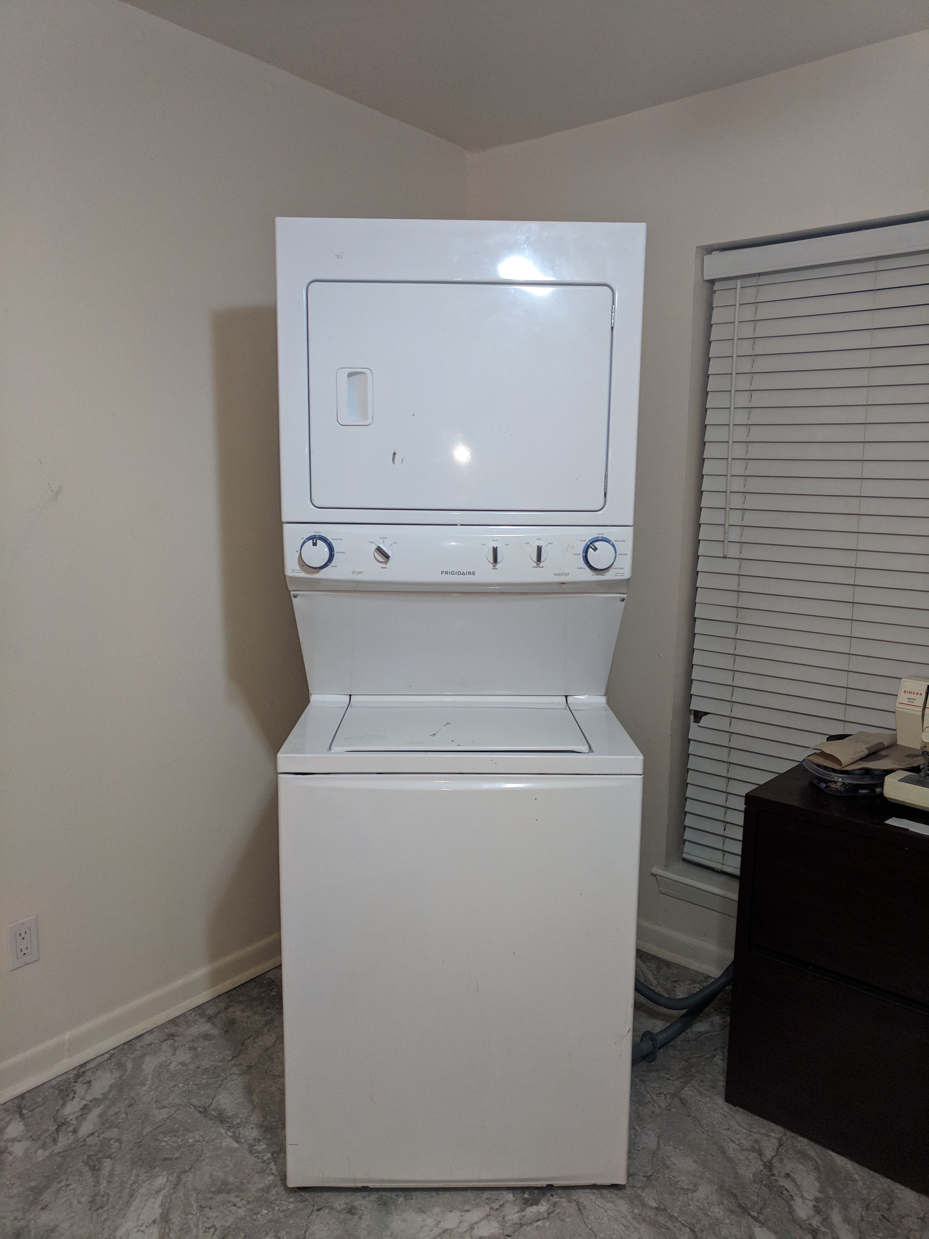 Frigidaire Was and Dryer Combo Model# FFLE3911QW0