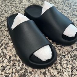 Black Yeezy Slides YS-01 size 10
