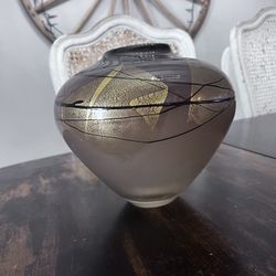 Art glass vase