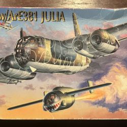 $25 DML 9005 Imperial Series 1:72 Scale Ar234C W/ArE381 Julia Vintage Model Kit