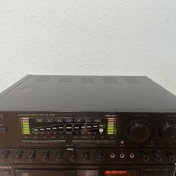 API M-200 DIGITAL KARAOKE MIXER/PREAMPLIFIER