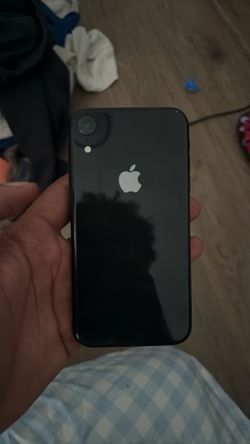iPhone XR ( no physical damage but mainly for parts)