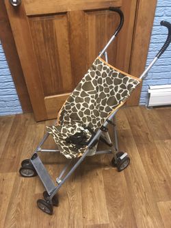 Toddler umbrella stroller Giraffe print