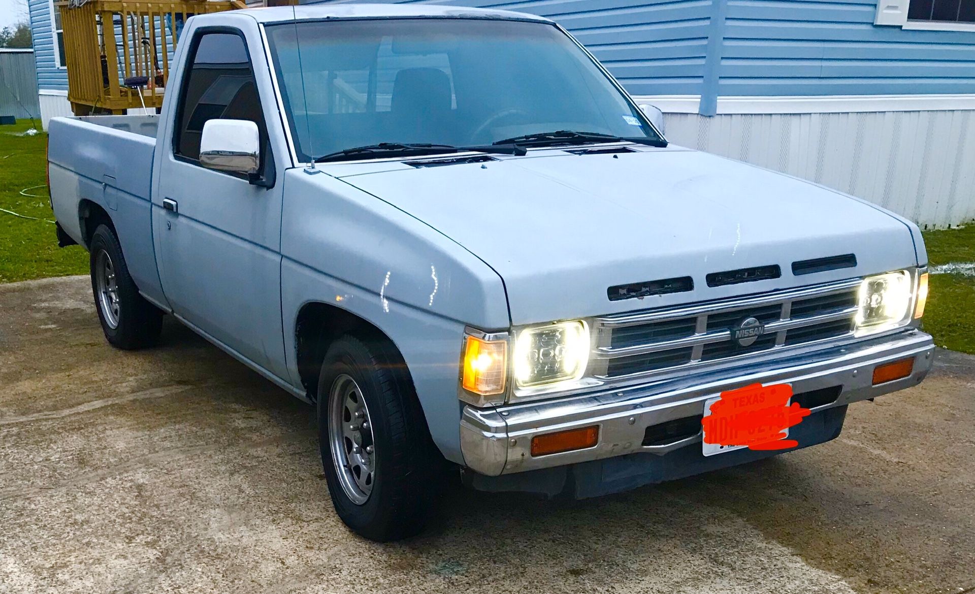 1990 Nissan Pickup