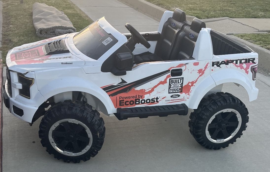 Used - Power Wheels Ford F150 Raptor Ride-On Vehicle, White, 12V
