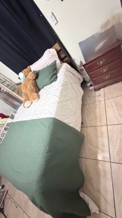 Full size bed almost new