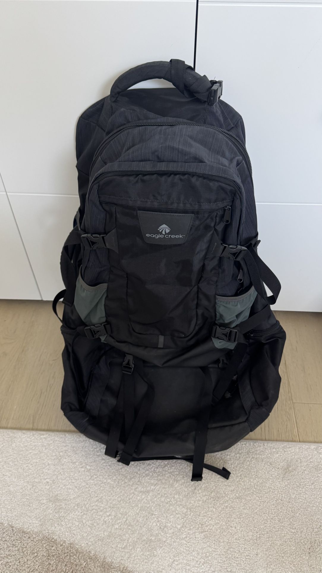 75L Eagle Creek Travel Backpack Includes Day Bag
