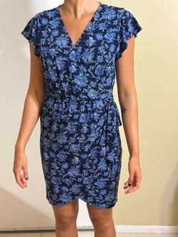 Covington faux-wrap short-sleeve mini dress in a women's size Medium (M/M).