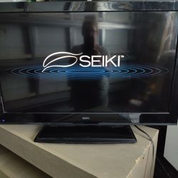 32 Inch TV 