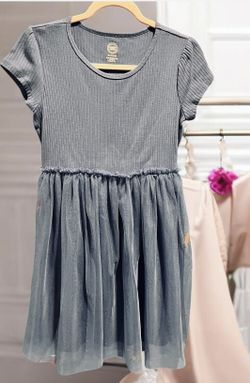 Beautiful blue dress for a girl, size 14, in excellent condition