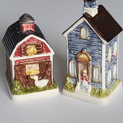 Vintage 1989 Gibson Greetings Otagiri Farmhouse & Barn Salt & Pepper Shaker Set (Handcrafted in Japan) $12ea Set -2 Sets Available 