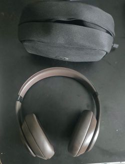Beats studio pro bluetooth wireless headphones