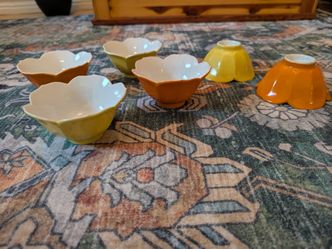 Vintage lotus rice bowls