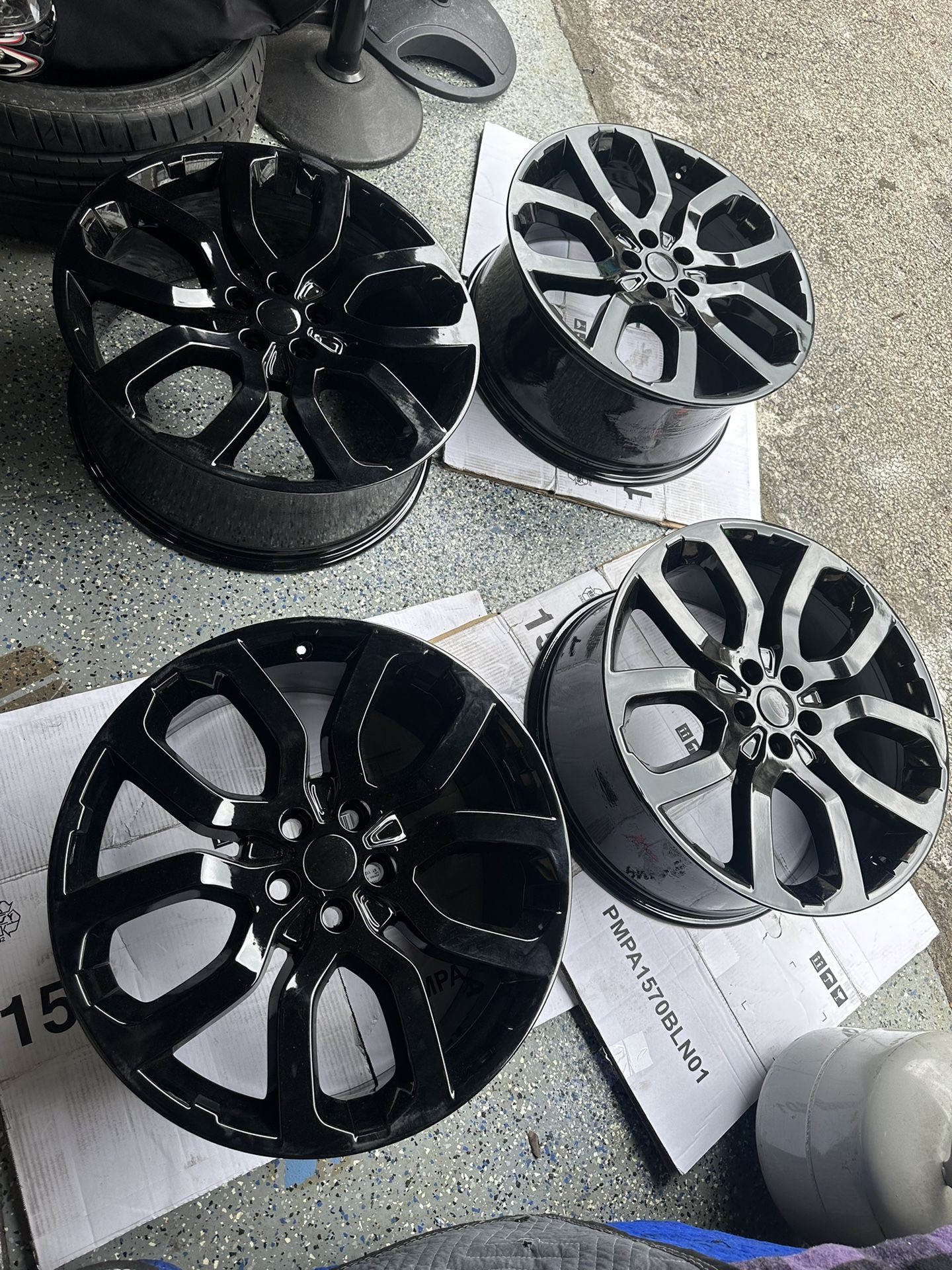 22” Range Rover Rims 