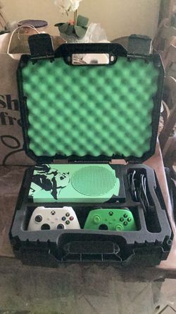 -Ultra Extremely Rare Xbox Series S With 2 Controllers And Case-