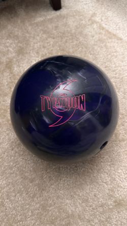 STORM TYPHOON BOWLING BALL