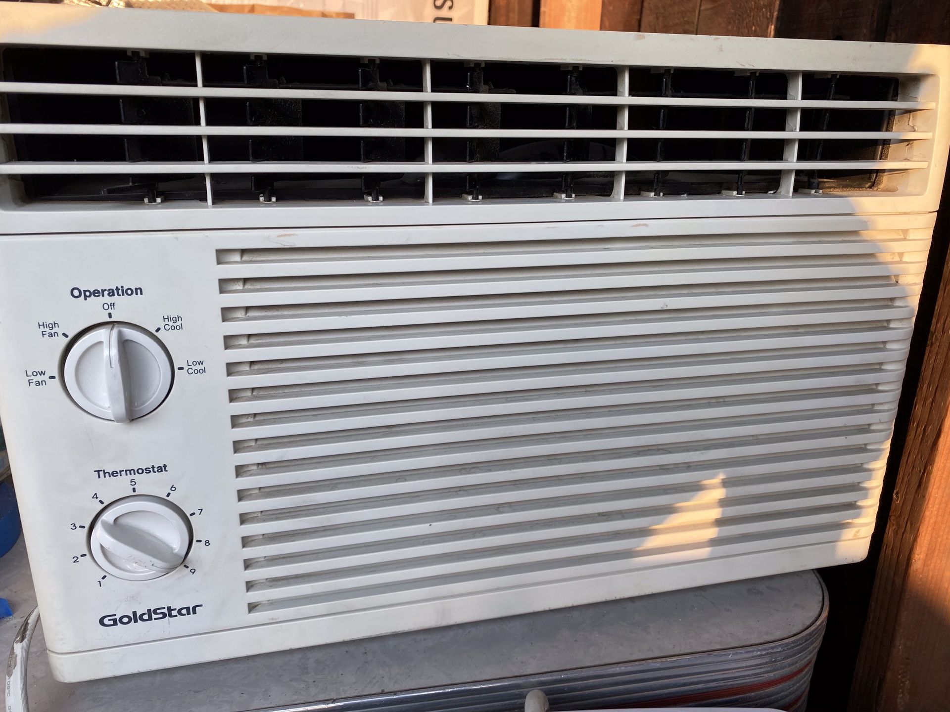 GOLDSTAR 5,050 BTU WINDOW AIR CONDITIONER for Sale in Stockton, CA