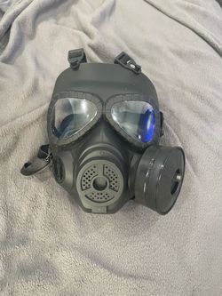Paintball gas mask with fan