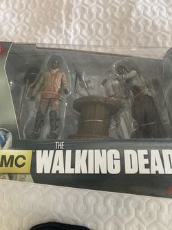 Walking Dead Set New In Box 