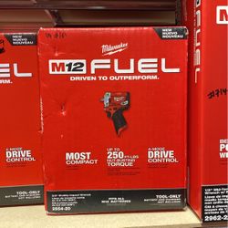 Milwaukee M12 Fuel 3/8” Stubby Impact Wrench 