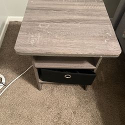 2 Night Stands