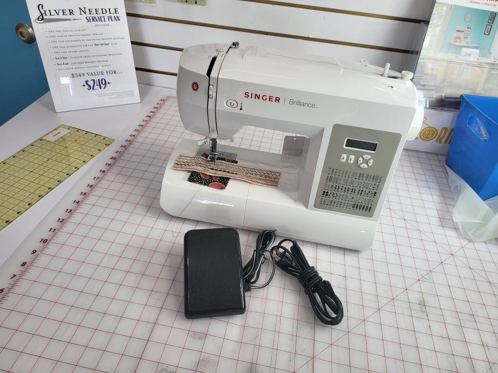 Singer Brilliance Sewing Machine With Foot Peddle Fully Serviced