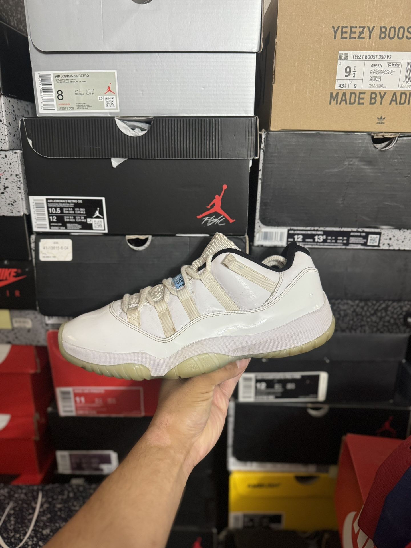 Jordan Legend Blue 11 Low size 9.5 USED