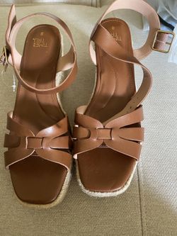 Lady’s Wedge Sandals 